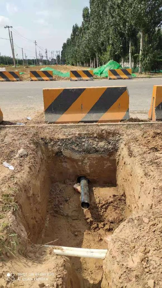盐都穿马路放管子